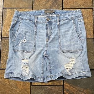 Torrid Size 12, 5-INCH VINTAGE STRETCH MID-RISE SHORT